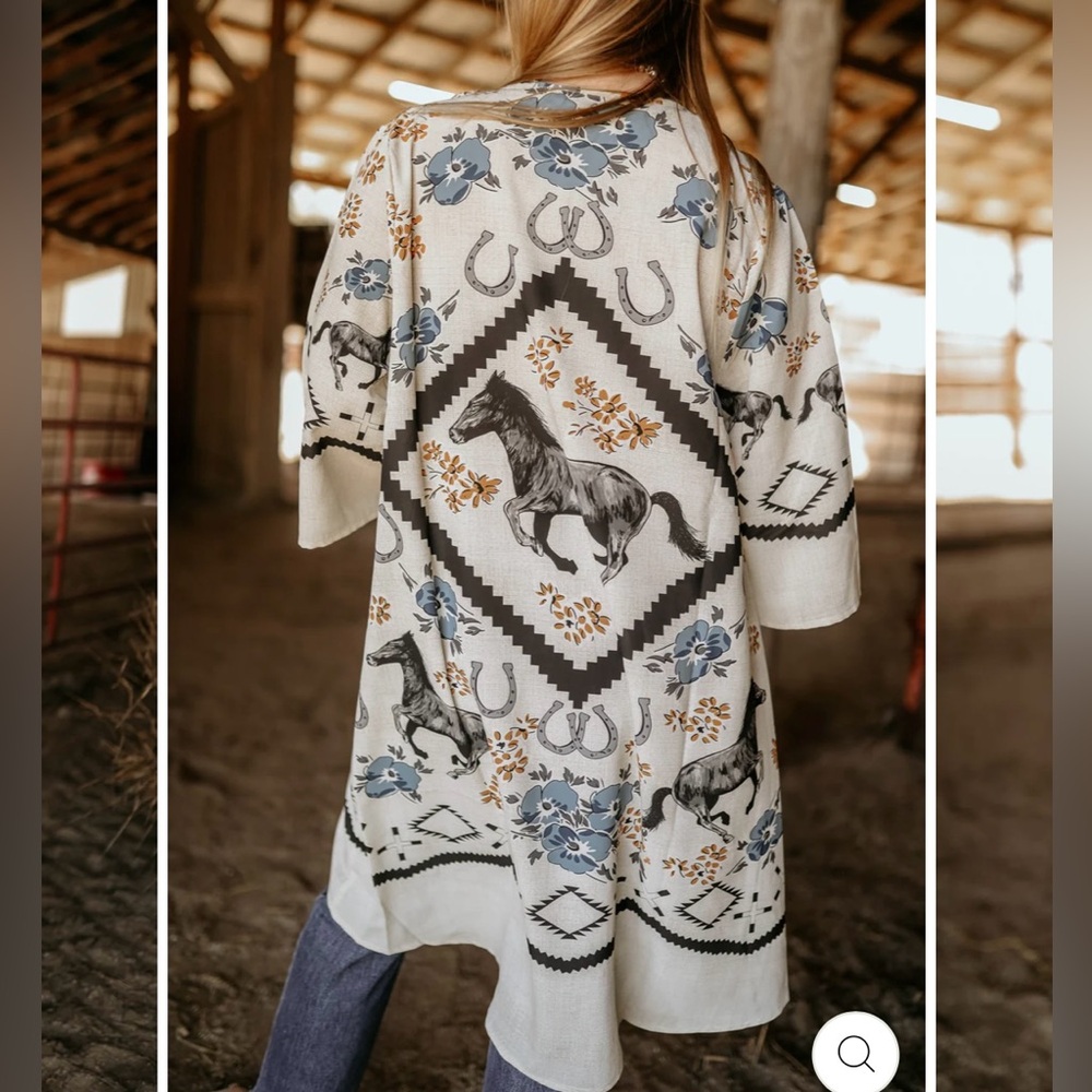 Tasha Polizzi Blue and Cream Floral Kimono; Size XL